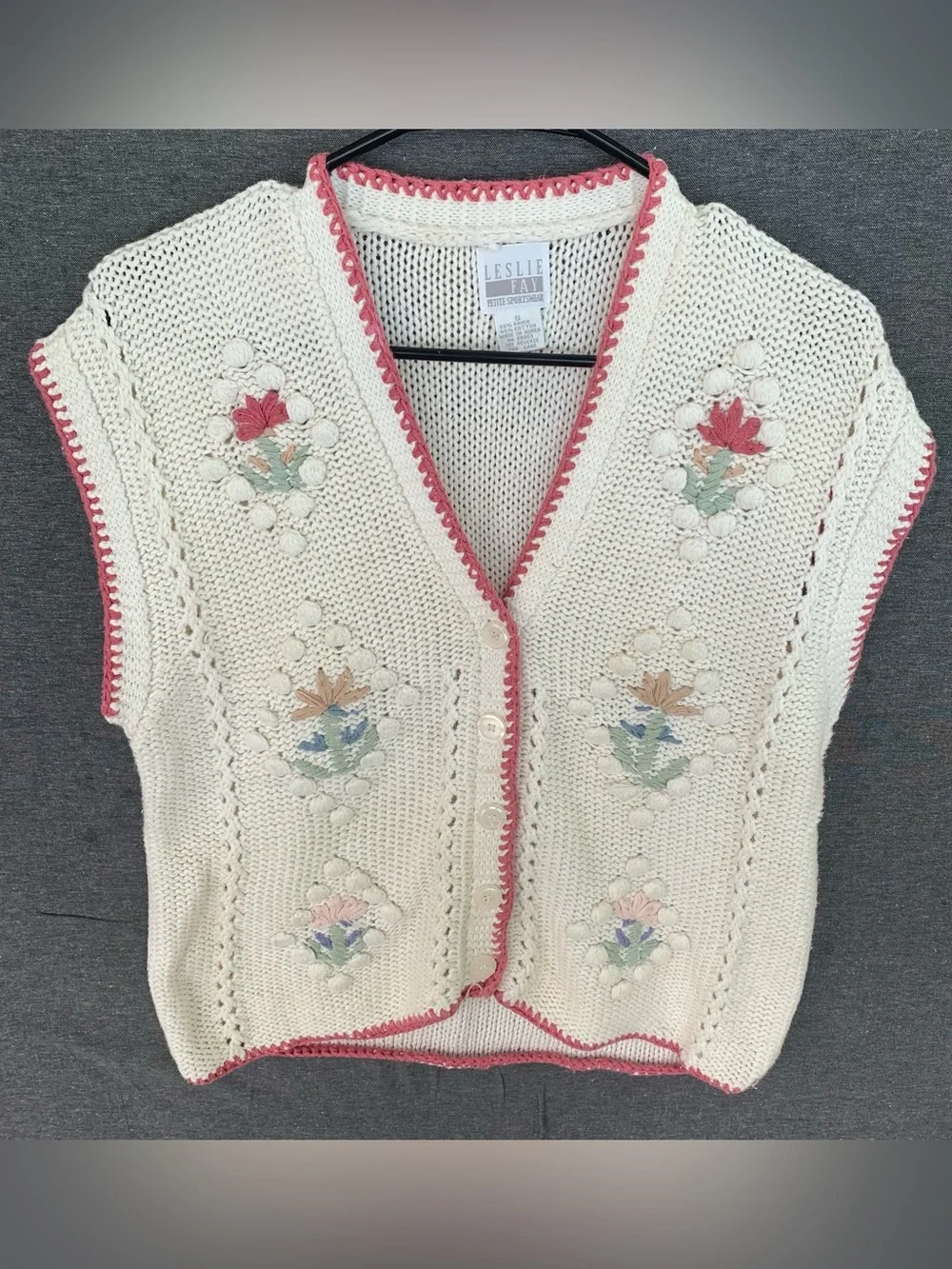 Vintage Leslie Fay Cream Knitted Floral Vest with Pink Trim Sweater Size Small - Picture 1 of 8